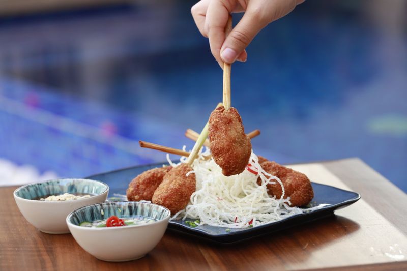 Mozzarella Sticks golden fried with marinara dipping sauce